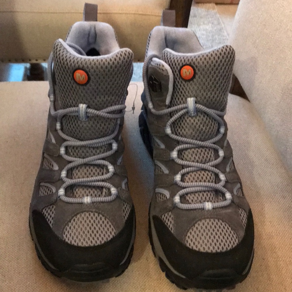 Women’s hiking waterproof boots